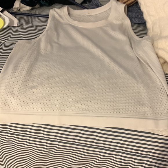 Lululemon crop top. Used - Picture 6 of 6